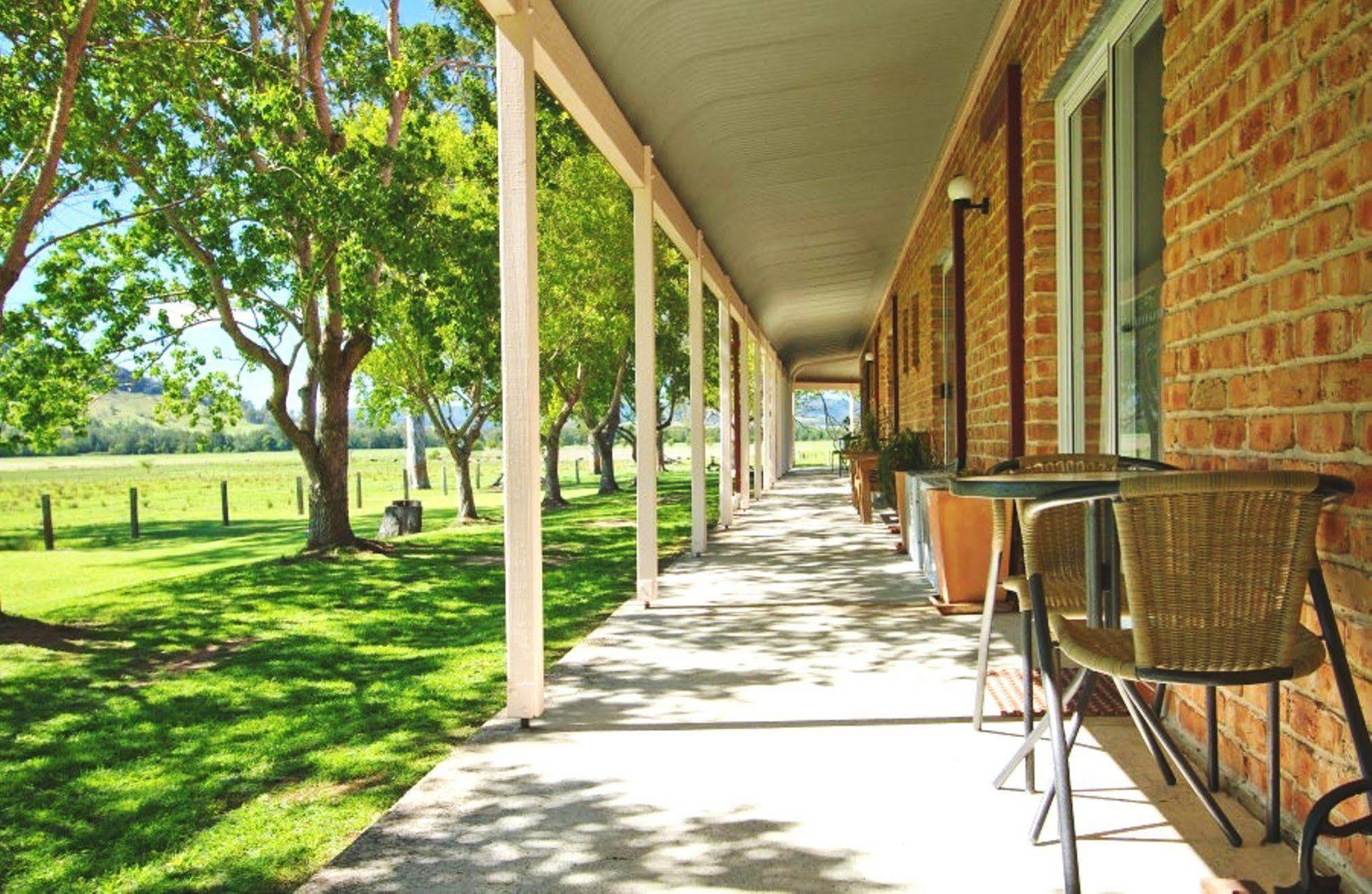 Gloucester Country Lodge Motel Exterior foto